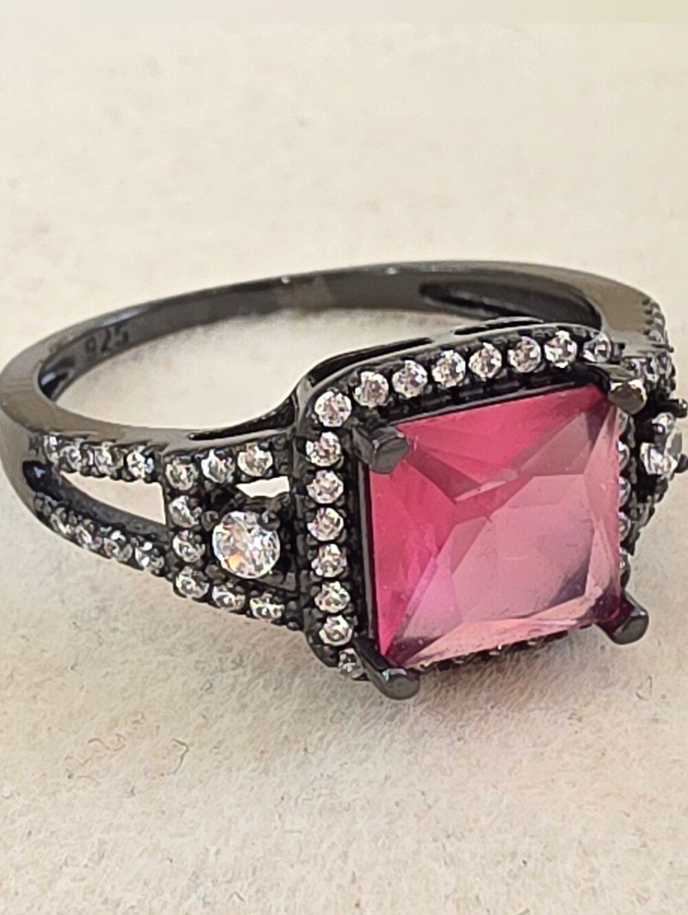 Sterling Silver Black-Plated Pink Gemstone Halo Ring• Ring Size 8 • 2.77g